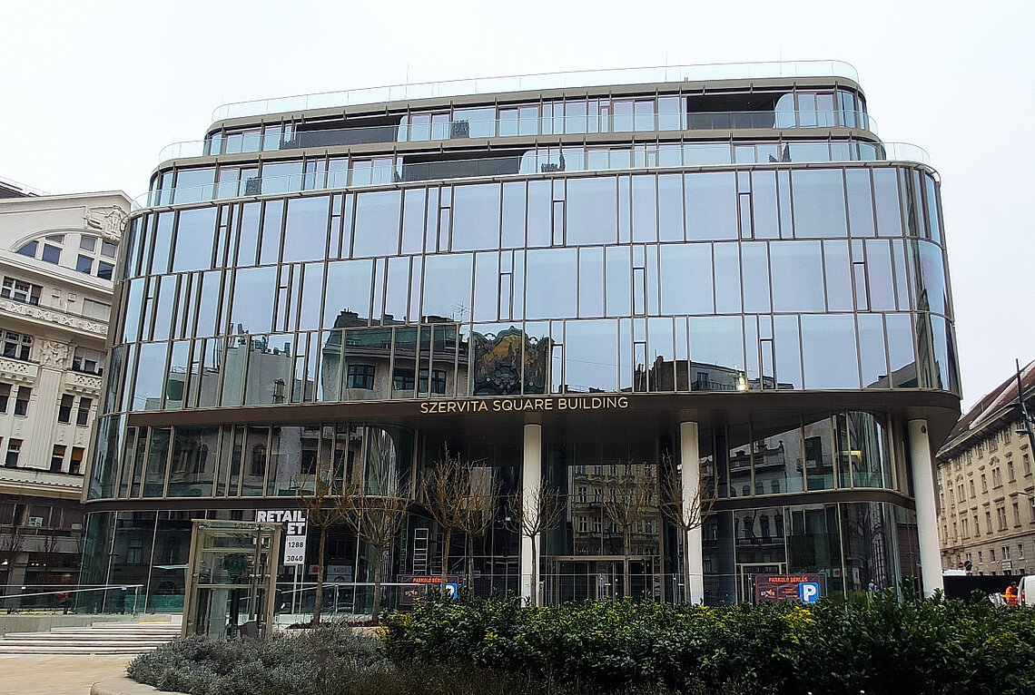 Szervita Square Building